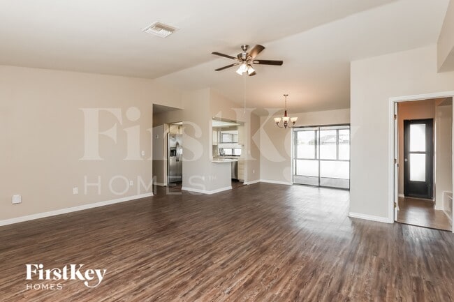 Building Photo - 1343 SE 12th Terrace