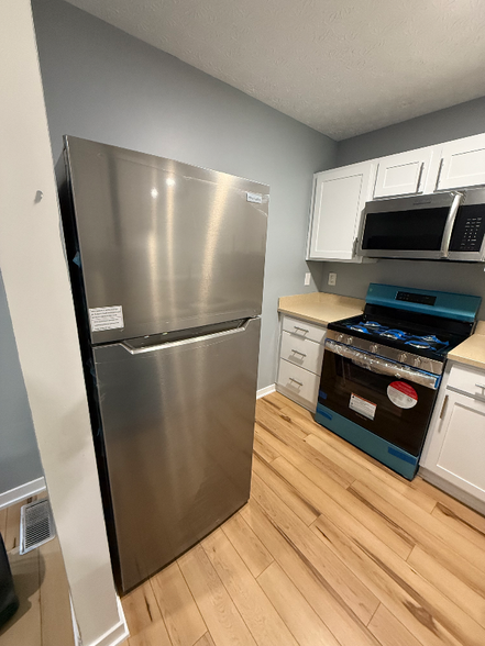 Building Photo - 218 Glenkirk Dr