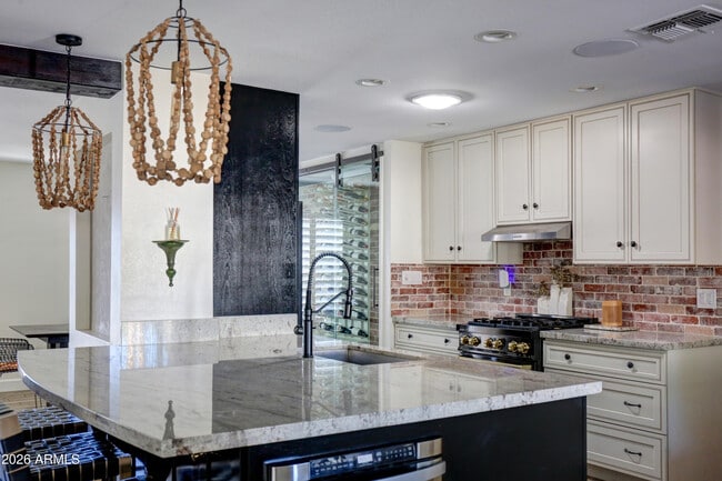 Building Photo - 2016 E State Ave