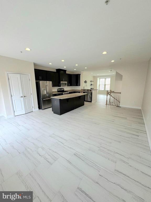 Building Photo - 9160 Landon House Ln