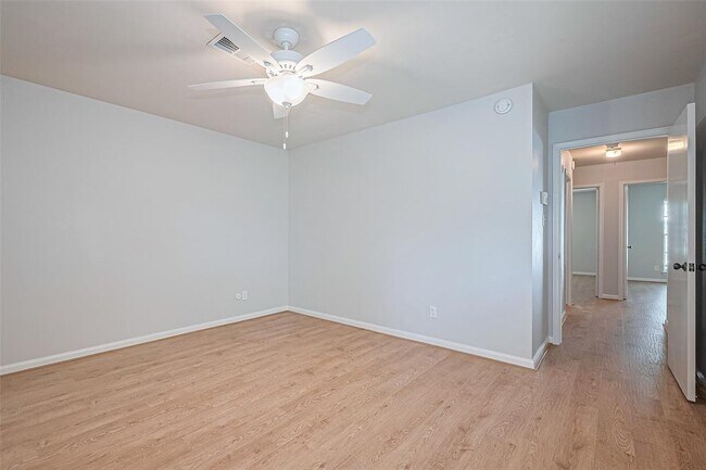 Building Photo - 2530 Bandelier Dr