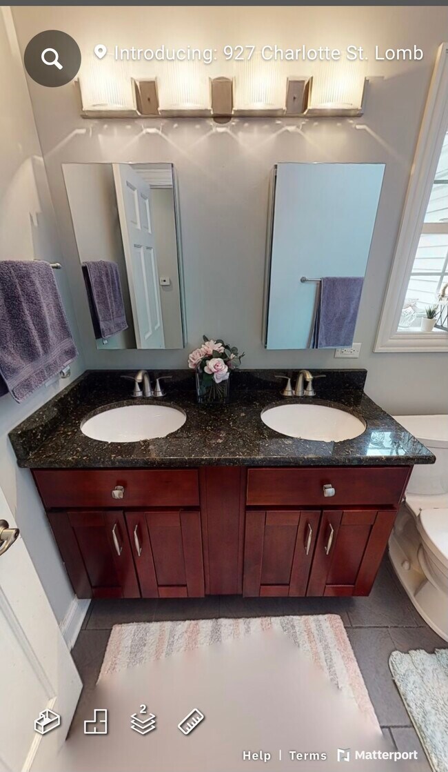 Building Photo - 927 S Charlotte St