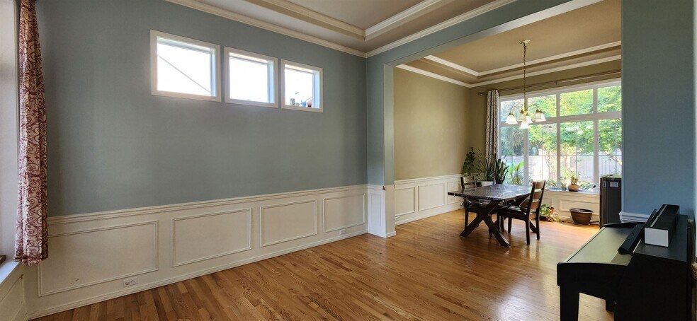 Building Photo - 22943 SE 27th Ct