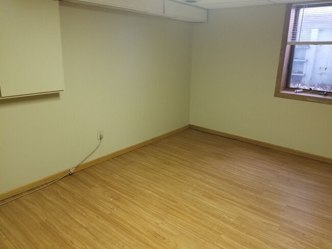 Building Photo - 1419 Bemidji Ave N