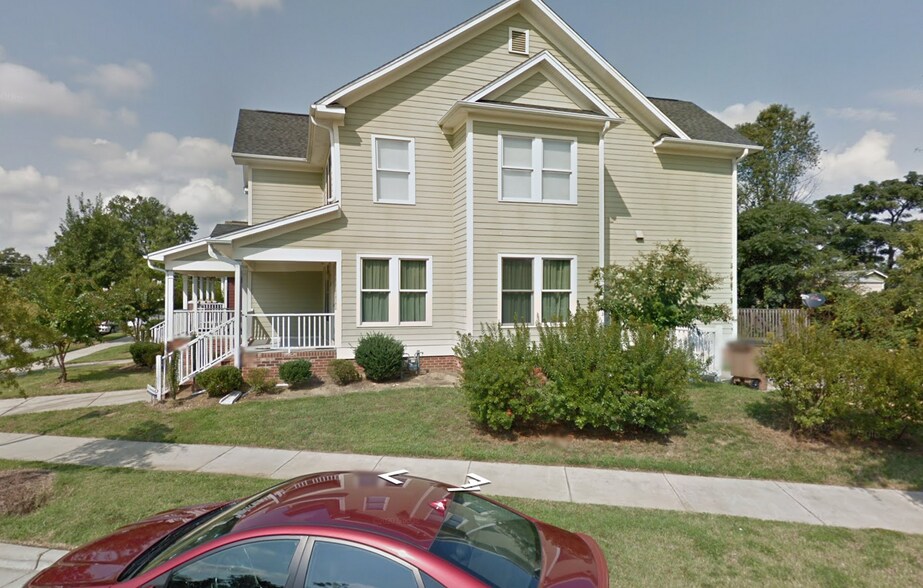 Building Photo - 2211 Charles Harshaw Ave