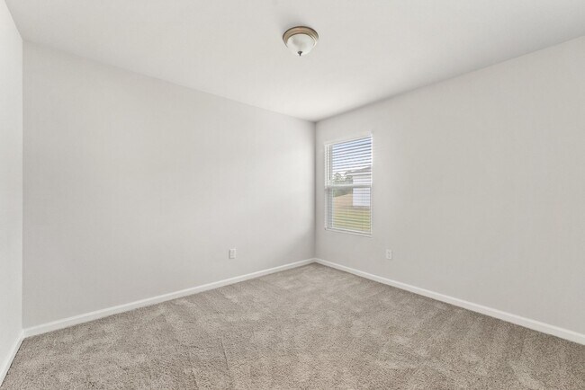 Building Photo - 630 Whispering Creek Ave