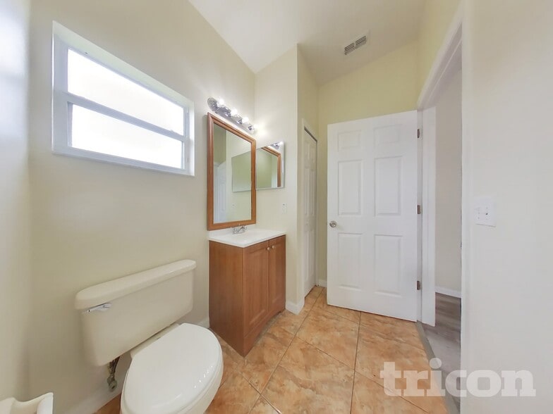 Building Photo - 229 Beckenham Dr