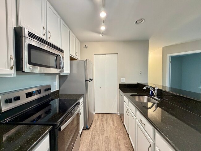 Building Photo - 127 Glengarry Dr