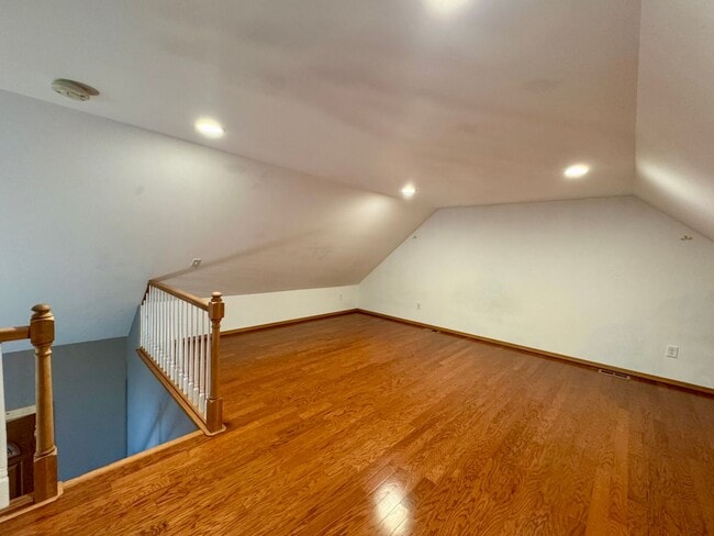 Building Photo - NORTH KENAI HOME!