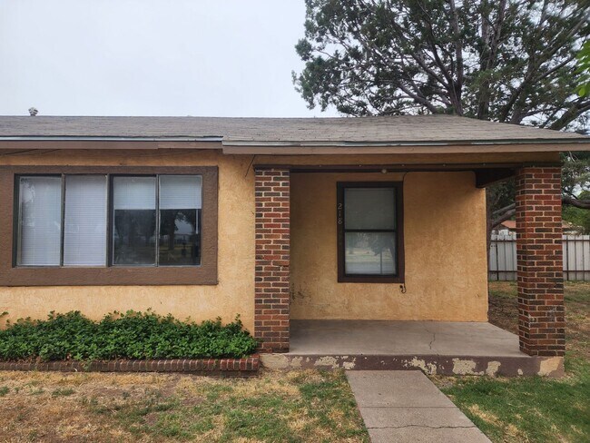 Primary Photo - E 9th Duplex 1