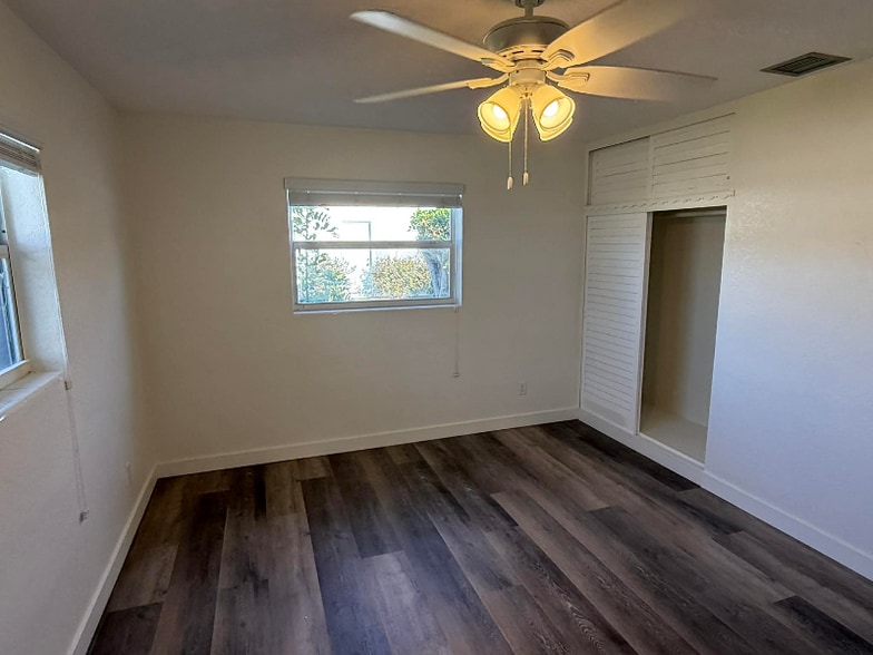 Building Photo - 1642 NE South St