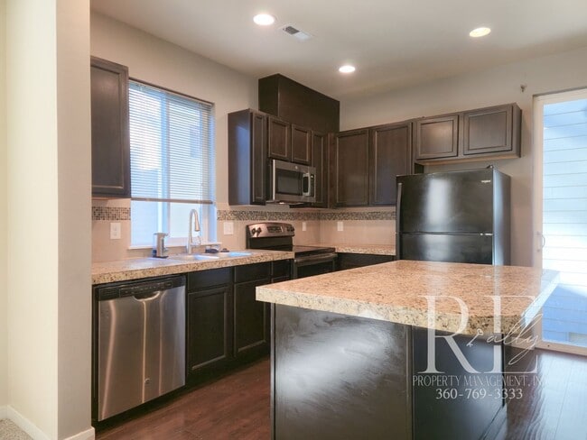 Building Photo - Effortless Elegance in Caldart Heights, Po...
