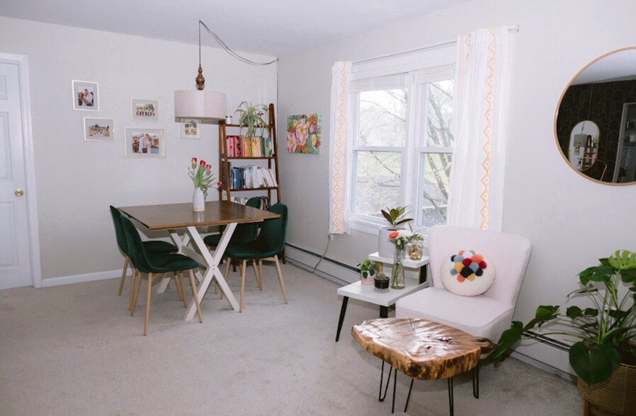 Dining area - 121 Grove Ave