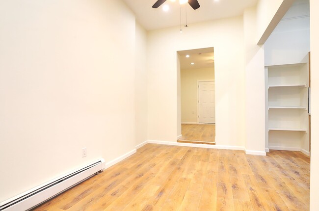 Building Photo - 206 48th St