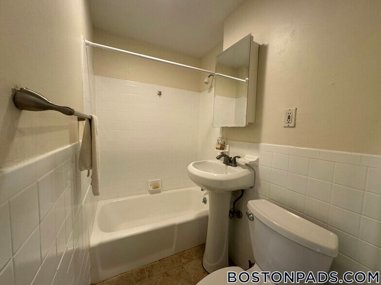 Building Photo - 49 S Huntington Ave