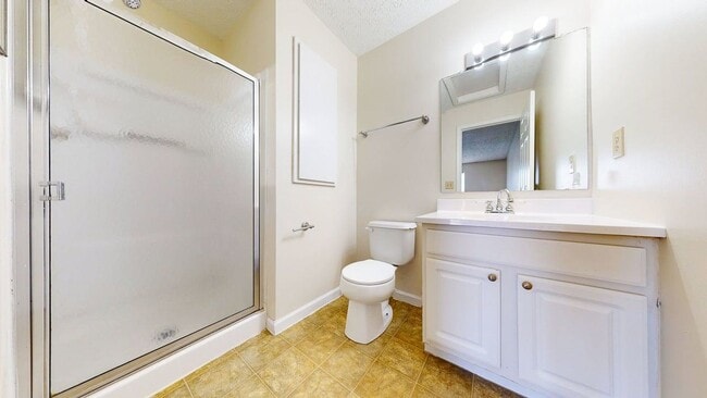 Building Photo - 5566 Garden Ridge