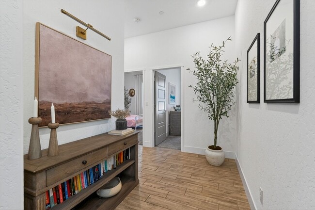 Building Photo - Charming 4BR House in Madera