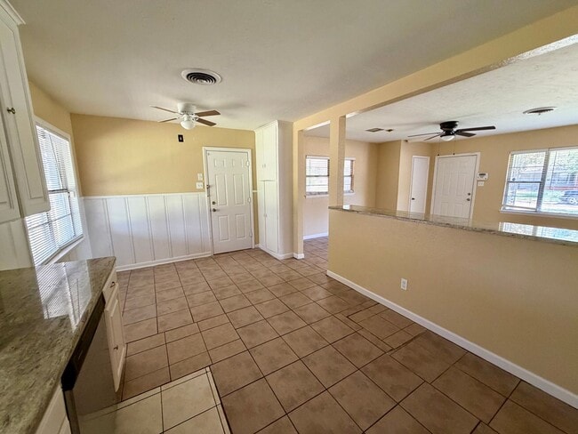 Building Photo - Move-In Ready in Shreveport - Anderson Island Subdivision - 3 br 1.5 ba home for lease