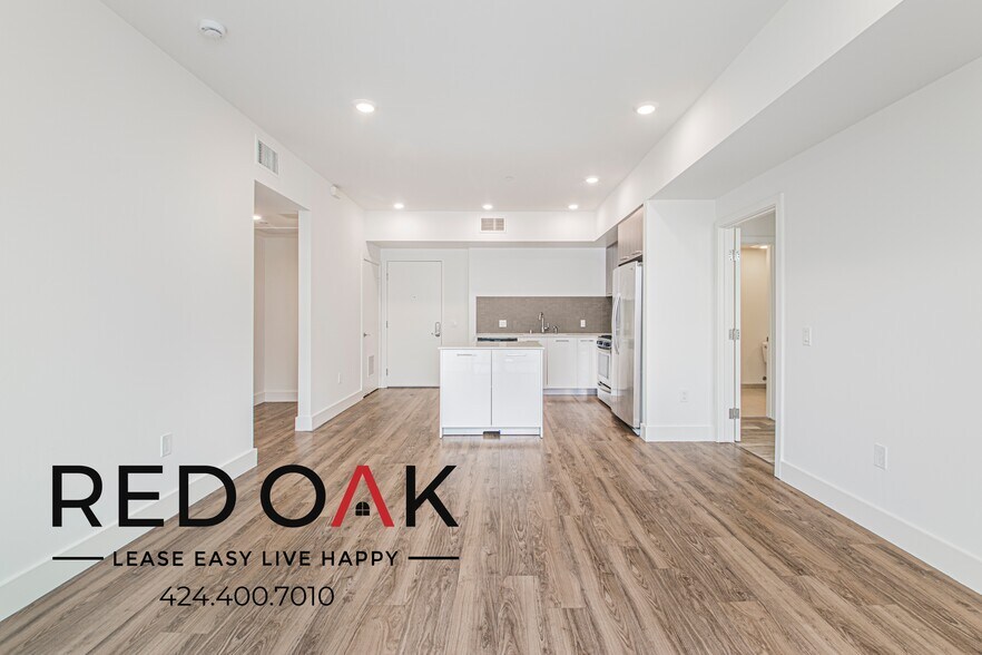 Building Photo - 5727 La Mirada Ave