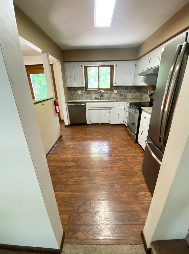 Building Photo - 13251 Brookside Dr