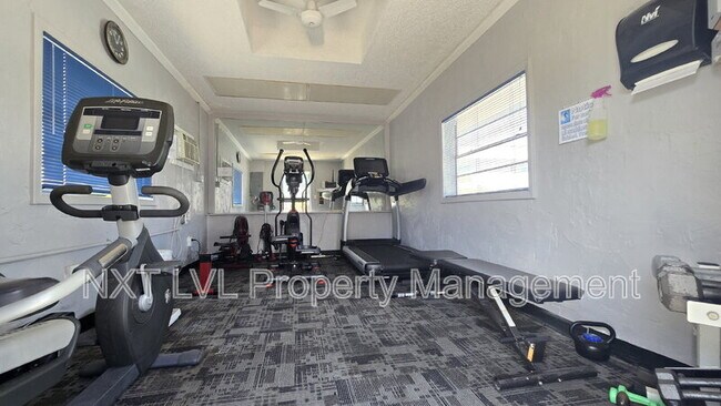 Building Photo - 6777 Winkler Rd