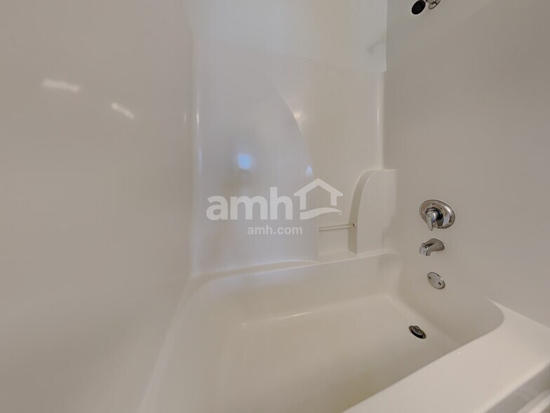 Building Photo - 6889 Show Boat Ln