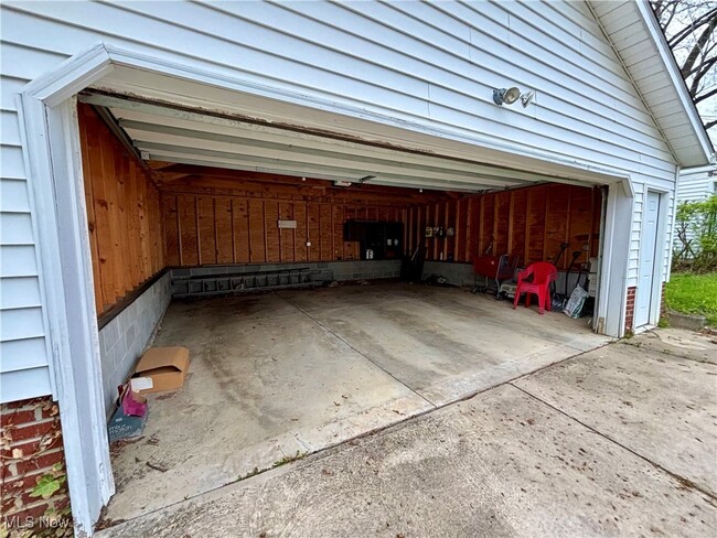 Building Photo - 4385 Baintree Rd