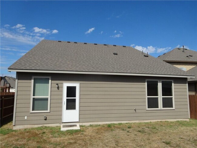 Building Photo - 100 Carlina Lp