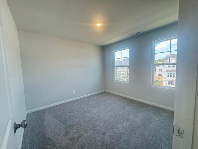 Building Photo - First Level bedroom! Amazing amenities! A ...