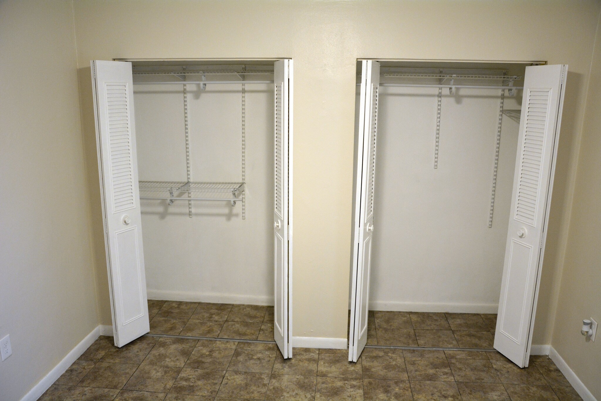 Building Photo - 2498 SW 17th Ave