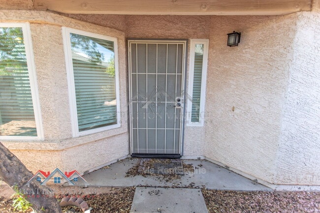 Building Photo - 4725 E Brown Rd