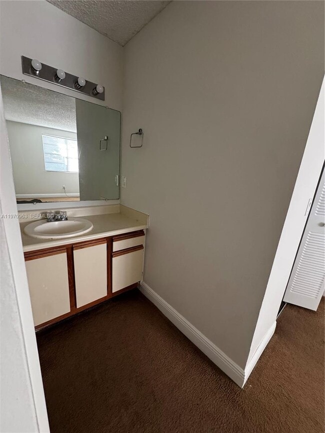 Building Photo - 1257 SW 46th Ave