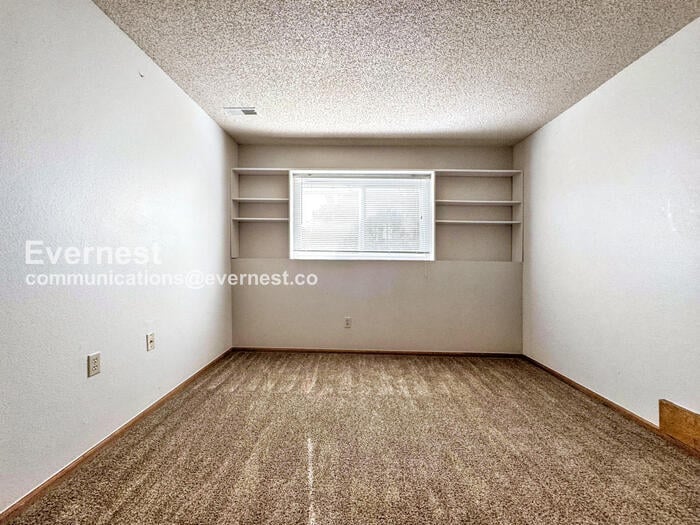 Building Photo - 7507 S Steele St