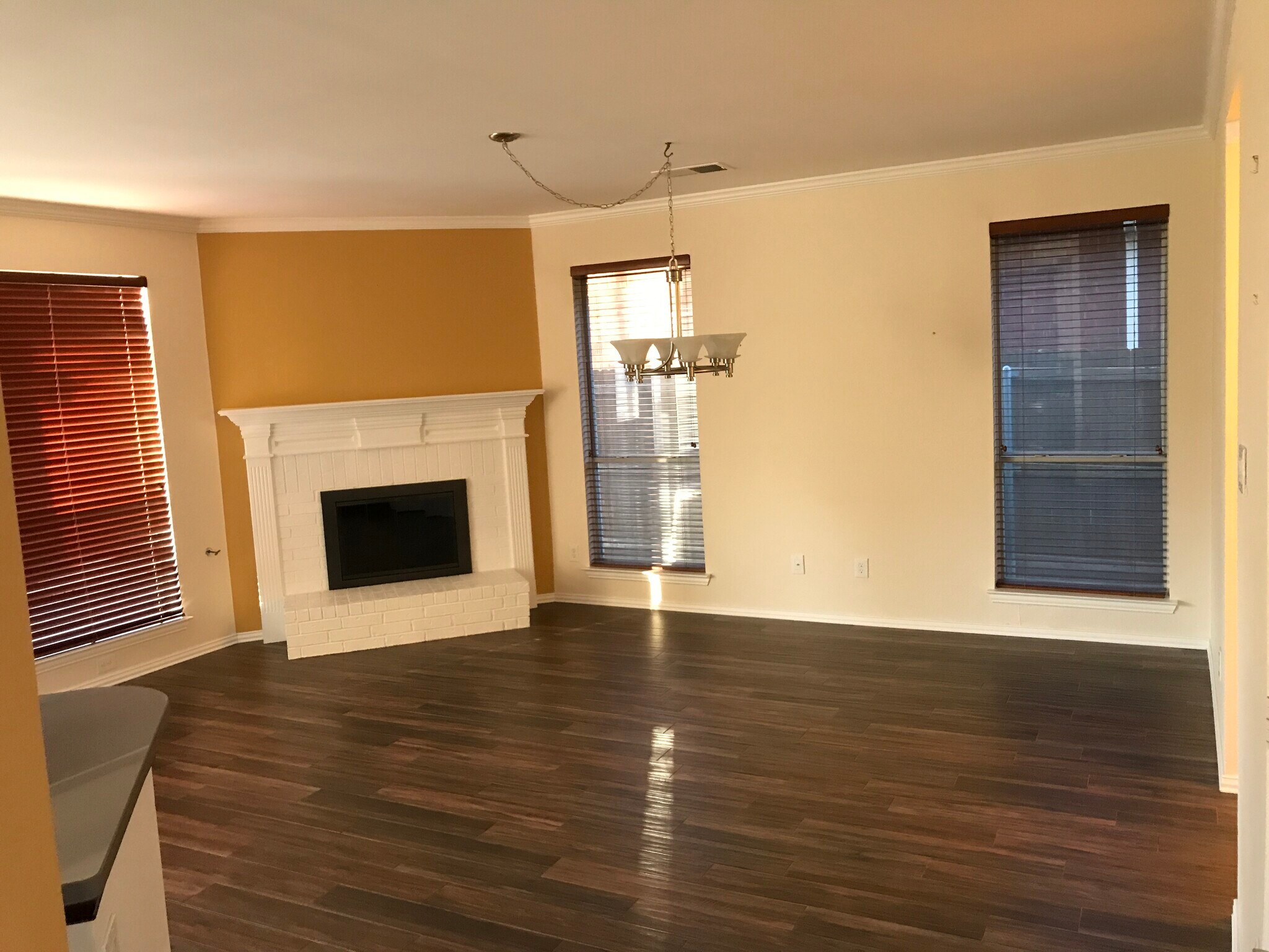 Building Photo - 1761 Meyerwood Ln S