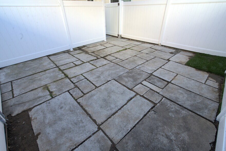 Building Photo - 1123 E Ocean Blvd