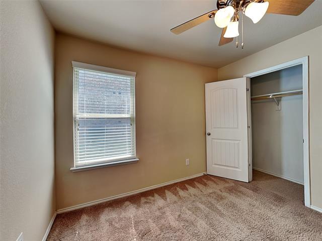 Building Photo - 407 Plum Dr