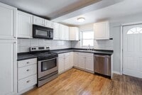 Building Photo - 547 1st St