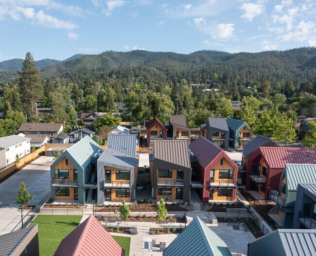 Building Photo - 184 Garfield St