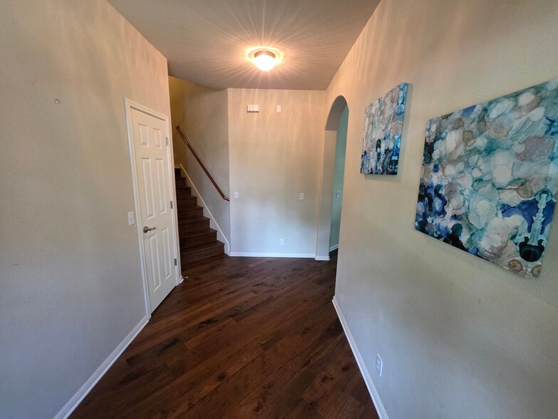 Building Photo - 7901 Southwest Pky