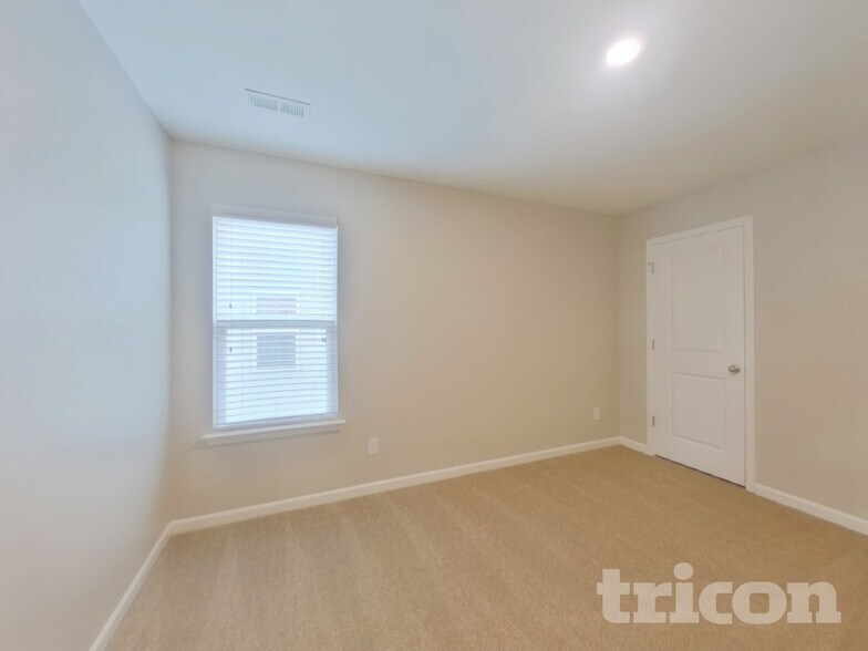 Building Photo - 1131 Rankin Oaks St