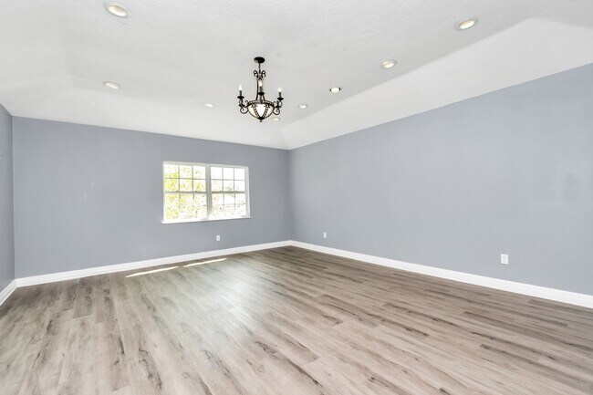 Building Photo - 12418 Mill Ridge Dr