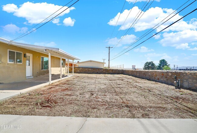 Building Photo - 1513 Fir St