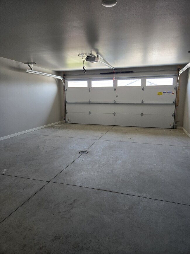 Building Photo - 1407 W 20th Ave