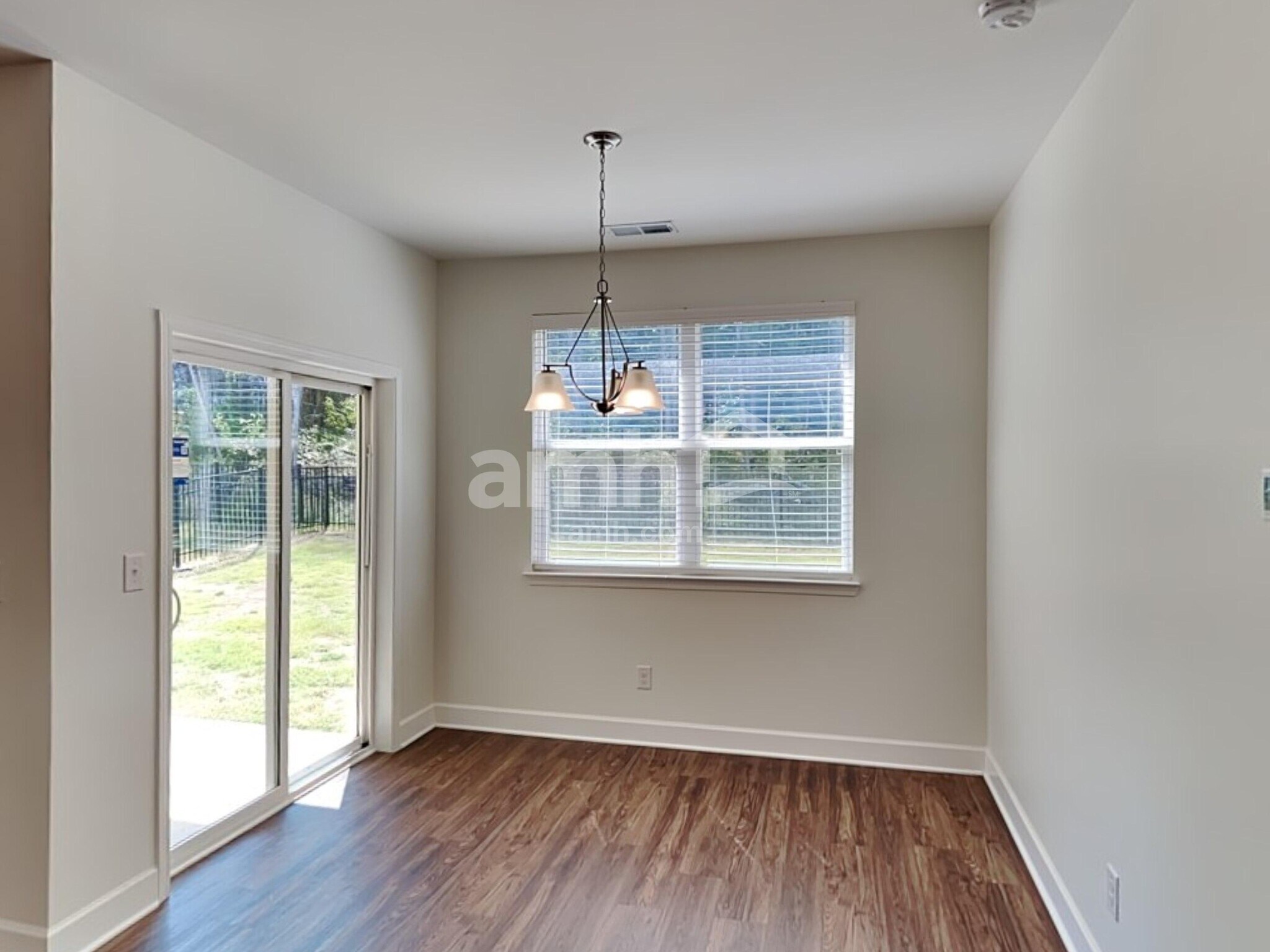 Building Photo - 5820 Zurich Rd