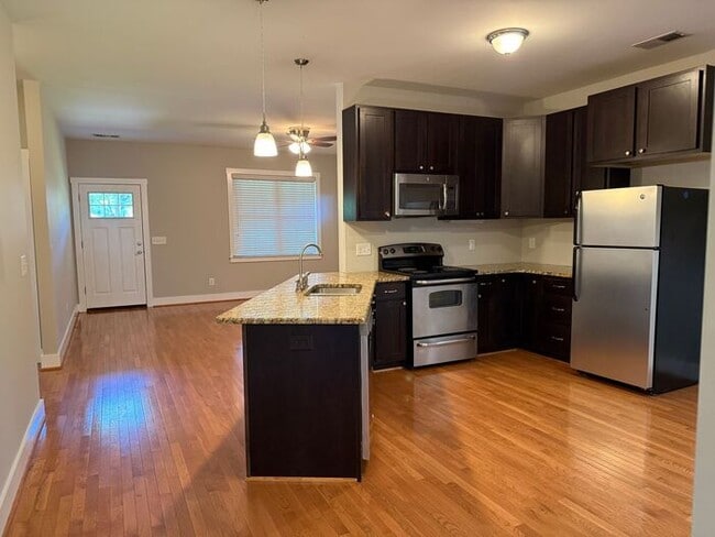 Building Photo - For Rent - Beautiful South Nashville House