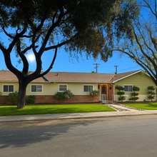 Building Photo - Conveniently located single story home!