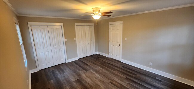 Building Photo - 403 Leola Dr