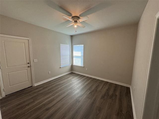 Building Photo - 2915 Peony Dr