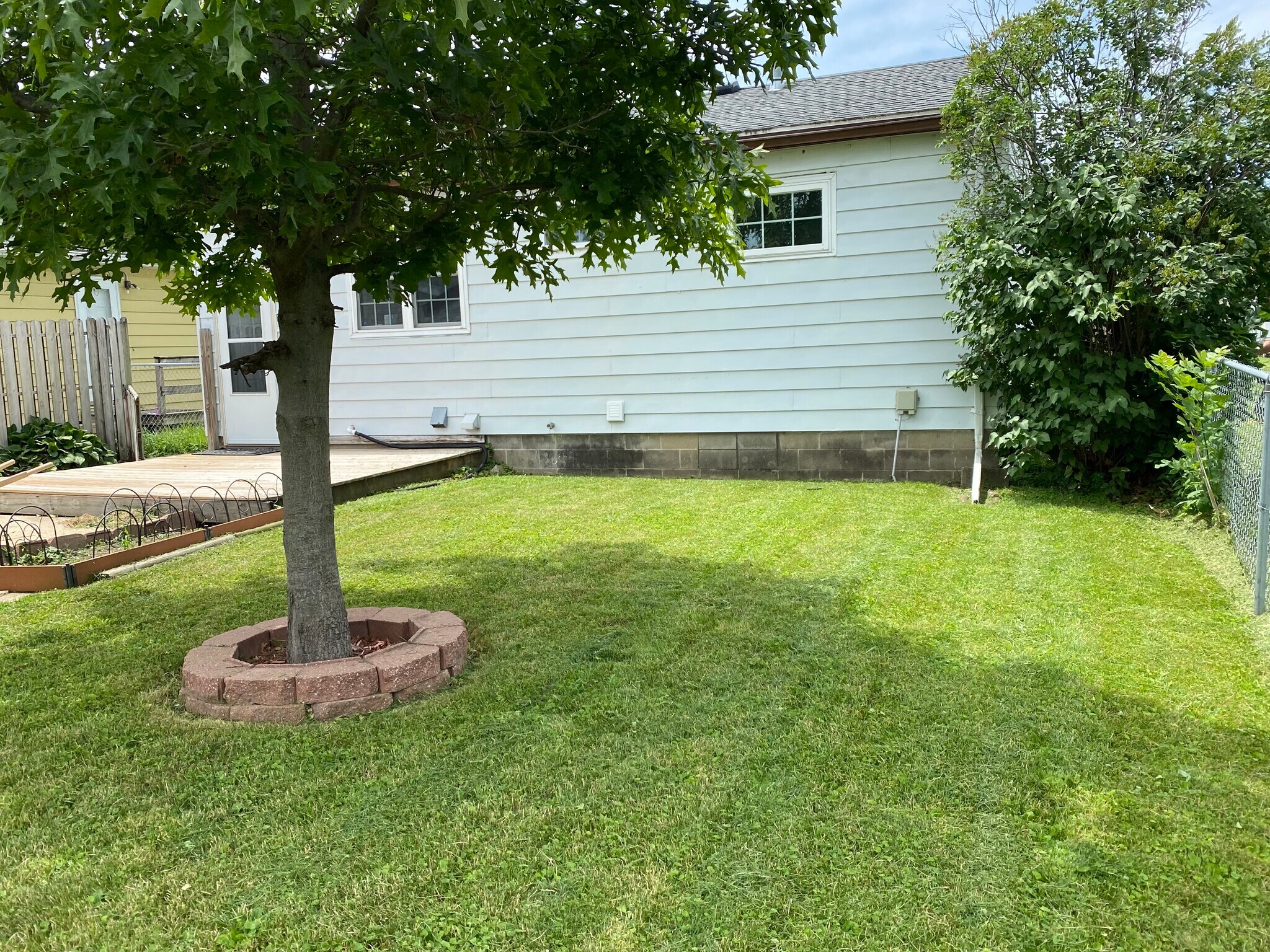 Building Photo - 1021 Chalmers Ave