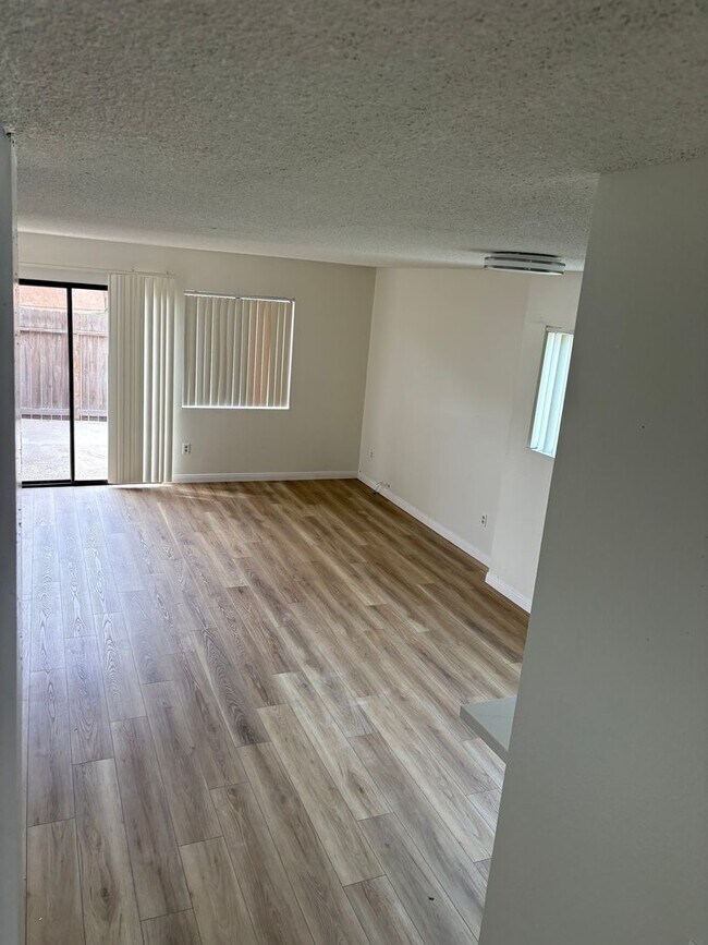 Building Photo - hbr4882